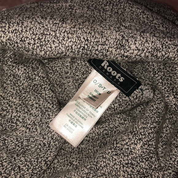 NWT Roots Grey Toque Beanie - Picture 5 of 6